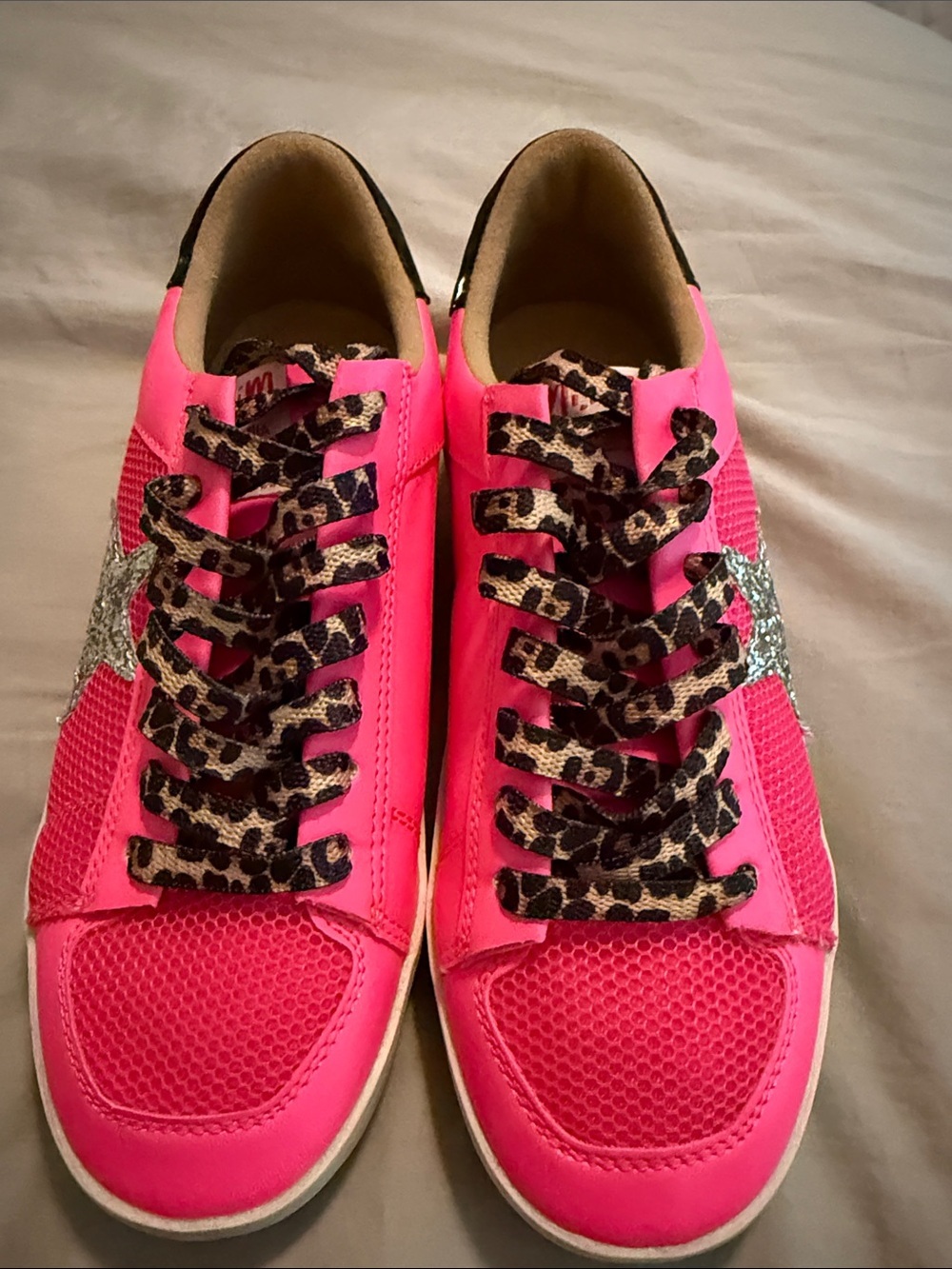 Mi.iM Neon Pink Sneakers with Leopard Laces and Silver Star Size 8